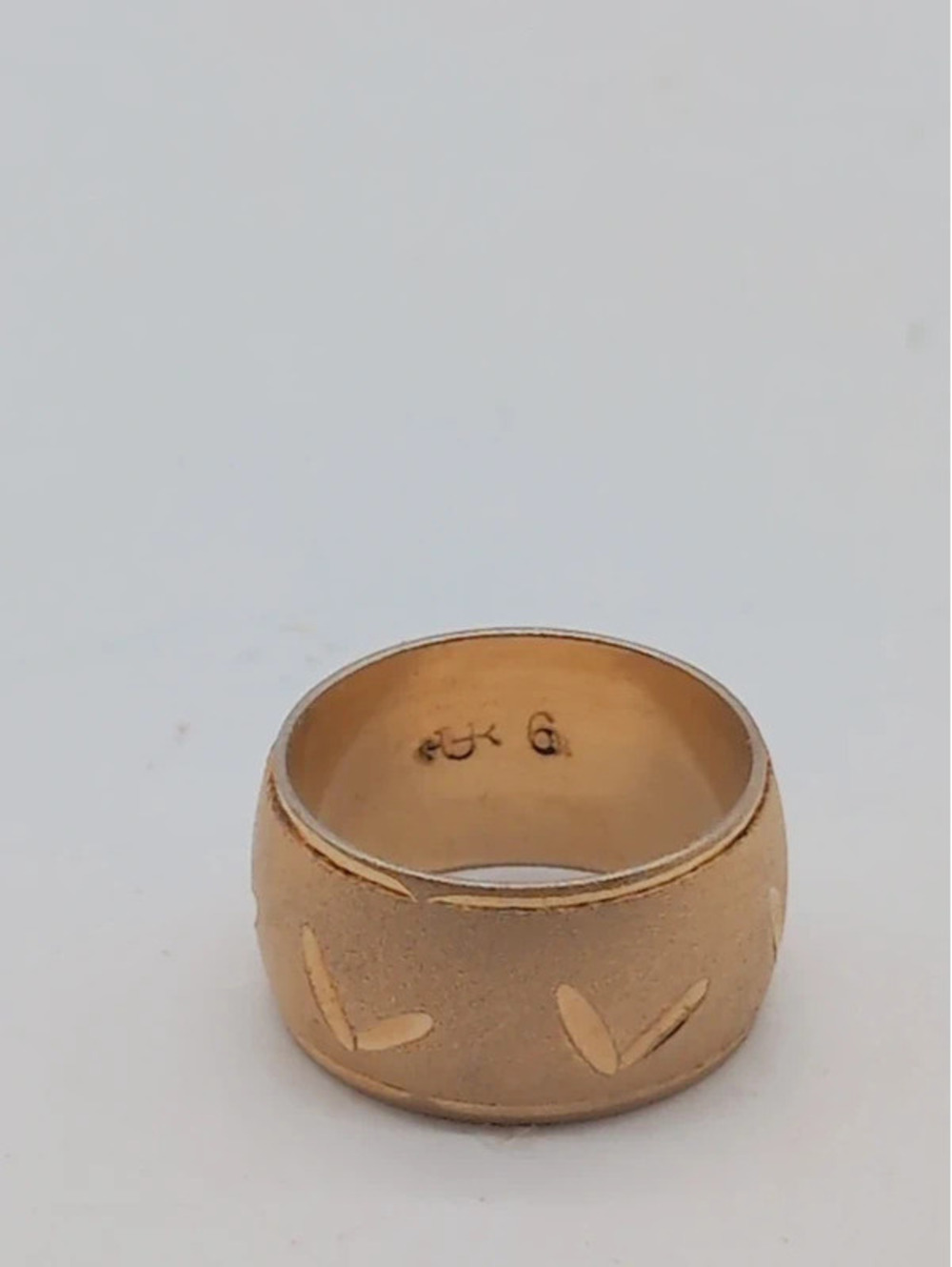 Vintage Uncas Gold Tone Wide Chevron Band Ring Size 6